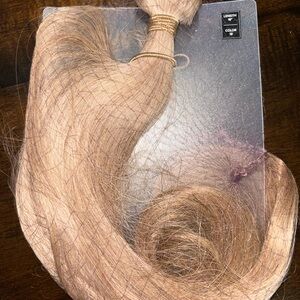 Nwt Hotheads premium machine weft 18”color 18 lightest ash blonde Hair Extension